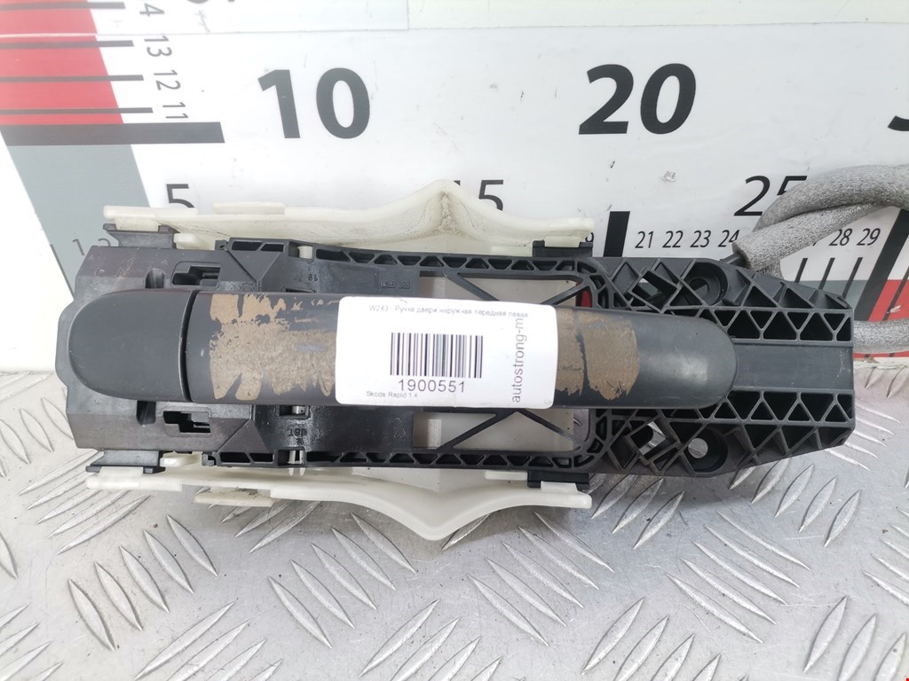 Ручка двери передней наружная левая SKODA Rapid 2012-2020