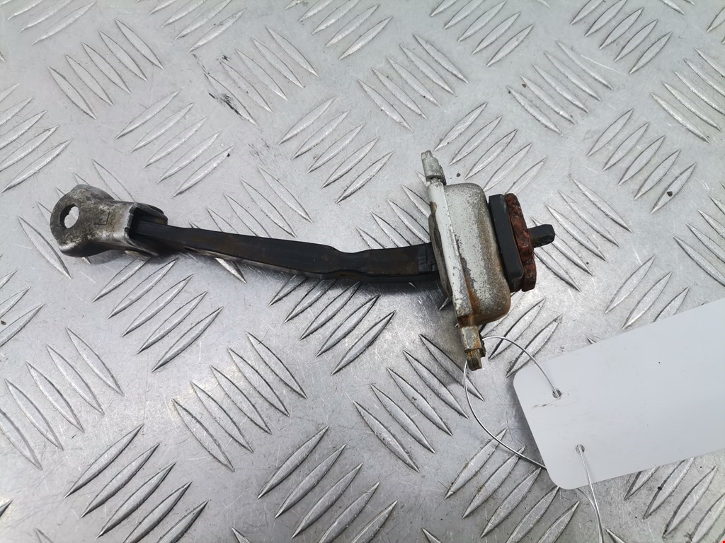 Ограничитель открывания двери KIA Carens 2006-2012