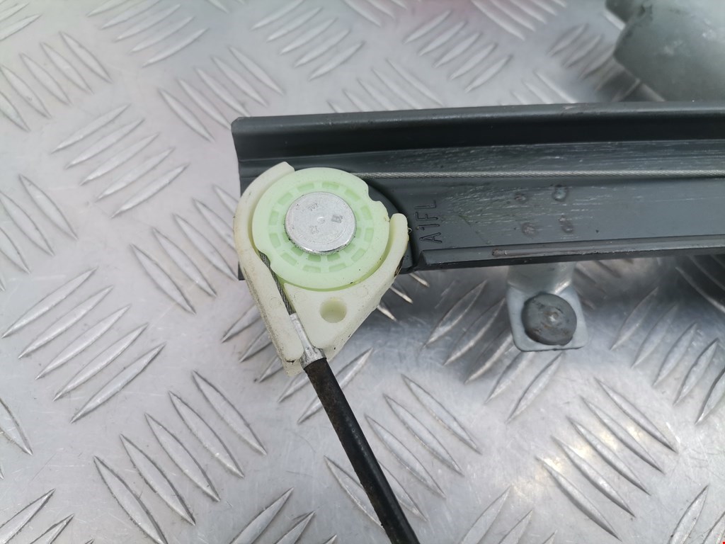 Стеклоподъемник передний левый SSANG YONG Rodius 2004-2013