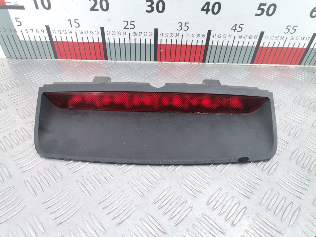 Фонарь дополнительный тормозной (стоп-сигнал) Nissan Primera P12 (2001-2008)