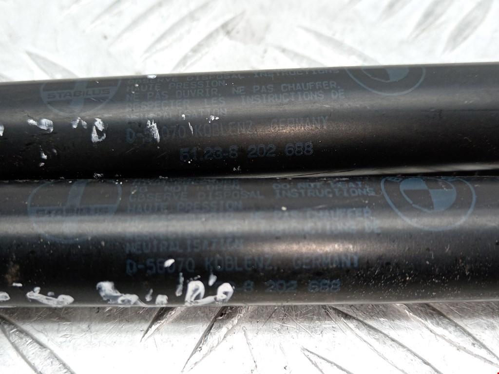 Амортизатор капота левый=правый BMW 3er E46 1998-2006