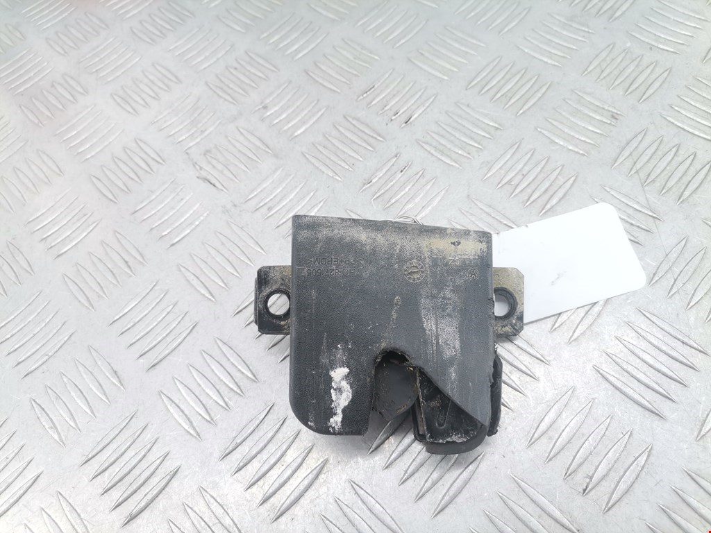 Замок двери распашной левой Volkswagen Transporter (T5) (2003-2015)