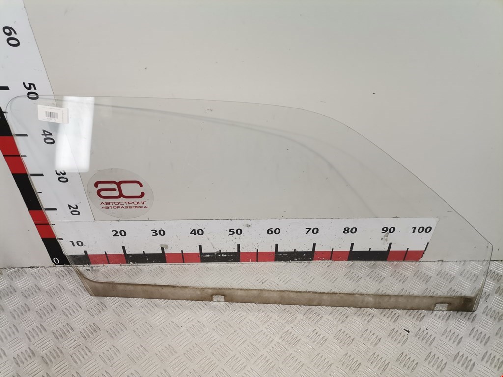 Стекло двери переднее правое VOLKSWAGEN Golf III 1991-1997