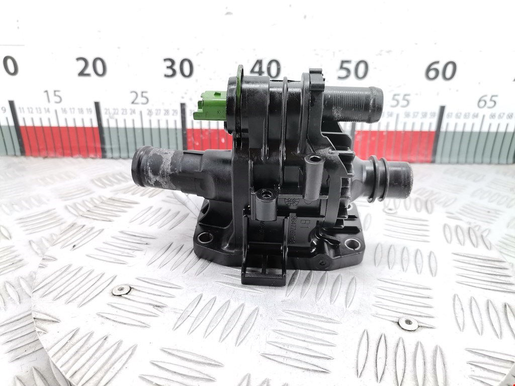 Корпус термостата FORD Focus II 2005-2011