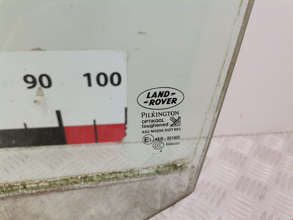 Стекло двери переднее левое LAND ROVER Discovery III 2005-2009