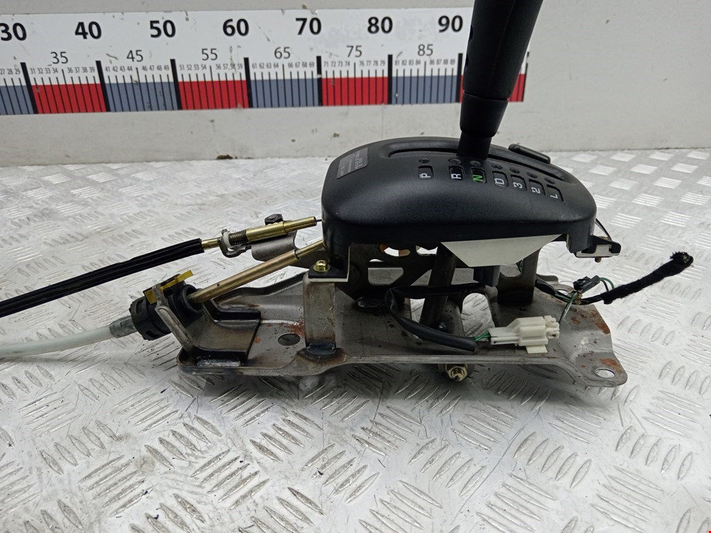 Кулиса (селектор) АКПП/МКПП в салоне MITSUBISHI Carisma 1995-1999