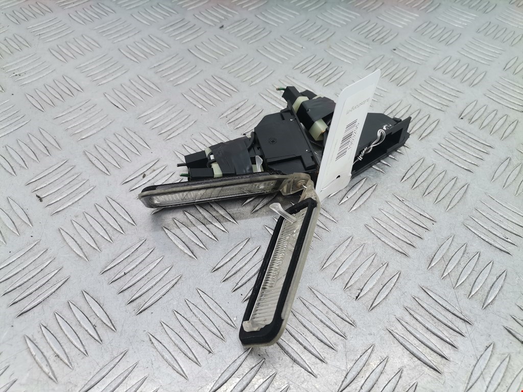 Фонарь подсветки номера MITSUBISHI Carisma 1995-1999