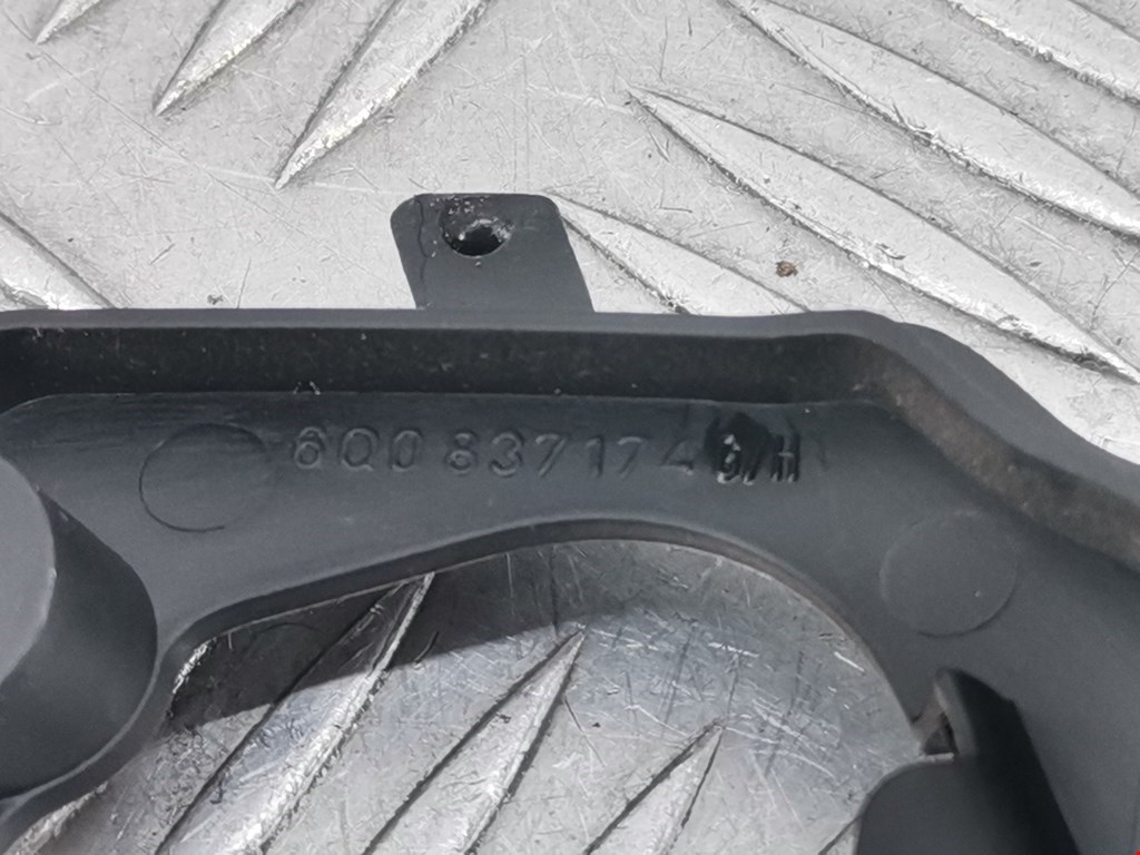 Ручка дверная передняя внутренняя правая VOLKSWAGEN Polo IV 2001-2009