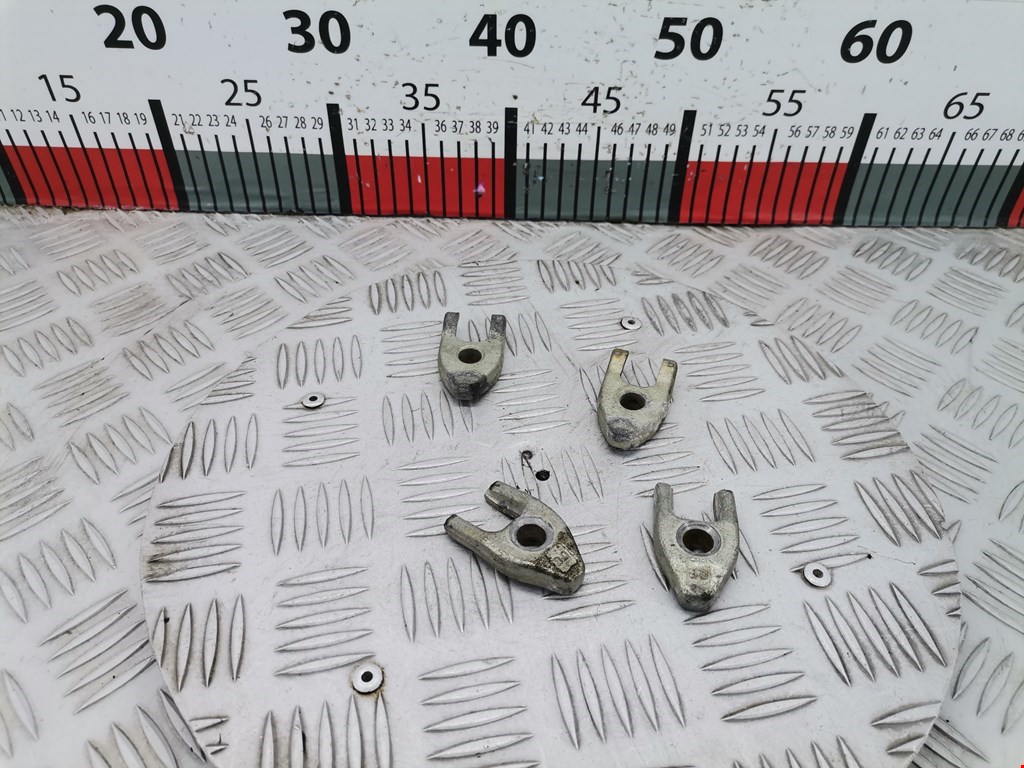 Кронштейн форсунки RENAULT Scenic II 2003-2010