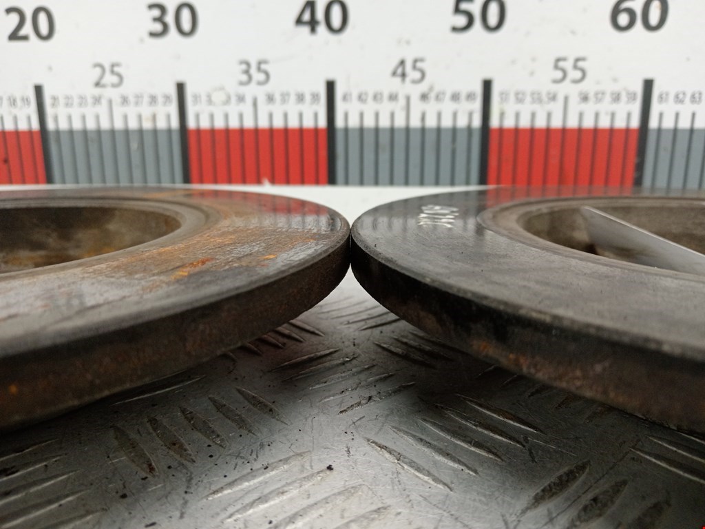 Диск тормозной задний AUDI A4 B6 2001-2005