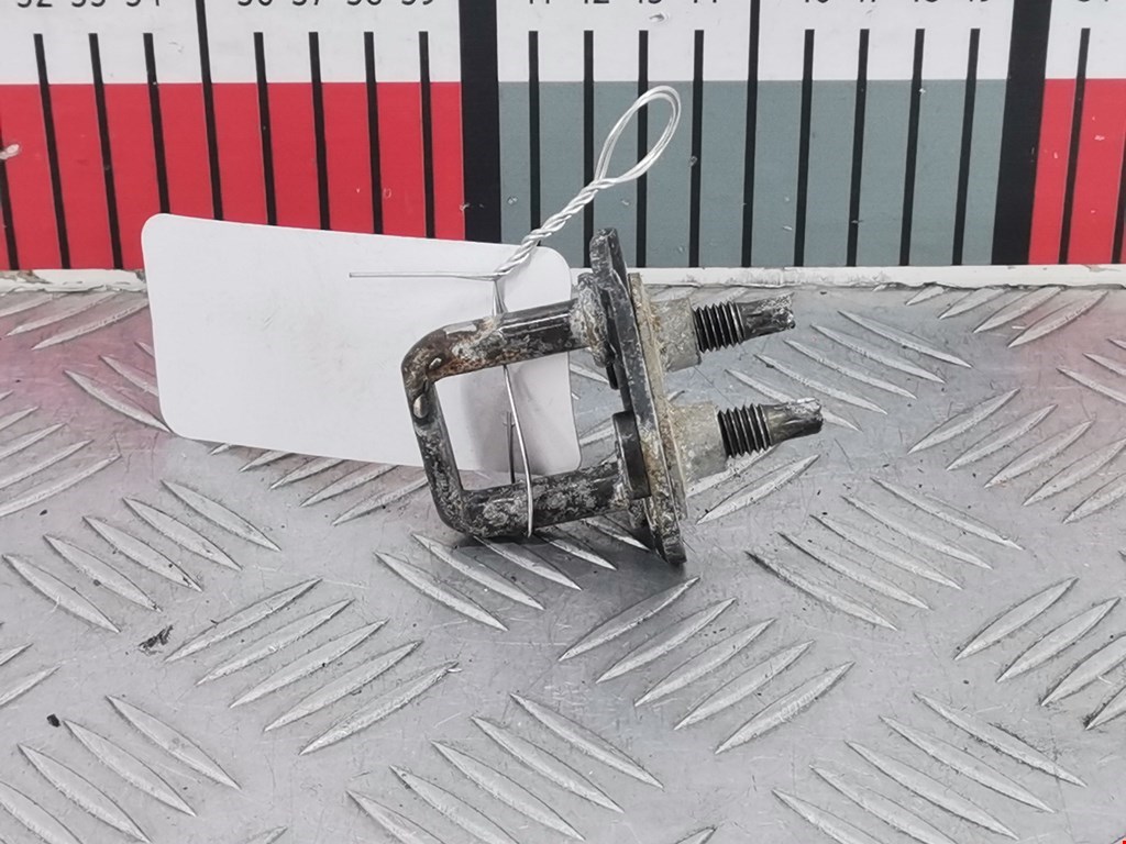 Скоба замка багажной двери (ответная часть) BMW 3-Series (E46) (1998-2007)