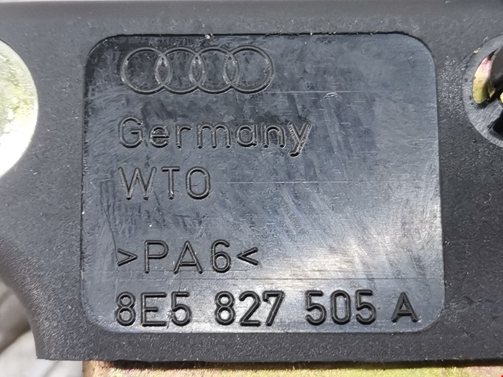 Замок багажника (крышки двери) AUDI A4 B6 2001-2005