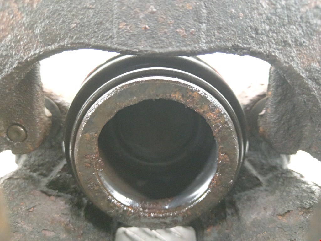 Суппорт передний правый FORD C-MAX 2010-2019