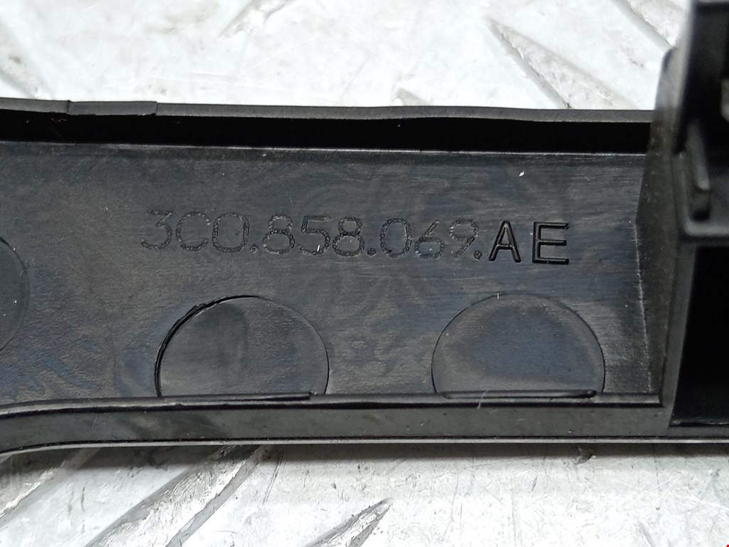 Рамка магнитолы VOLKSWAGEN Passat B6 2005-2011