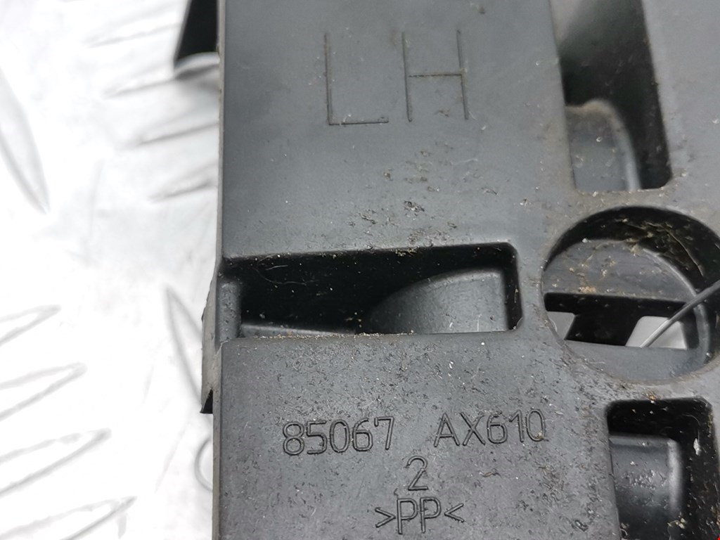 Кронштейн заднего бампера левый правый NISSAN Note E11 2005-2014