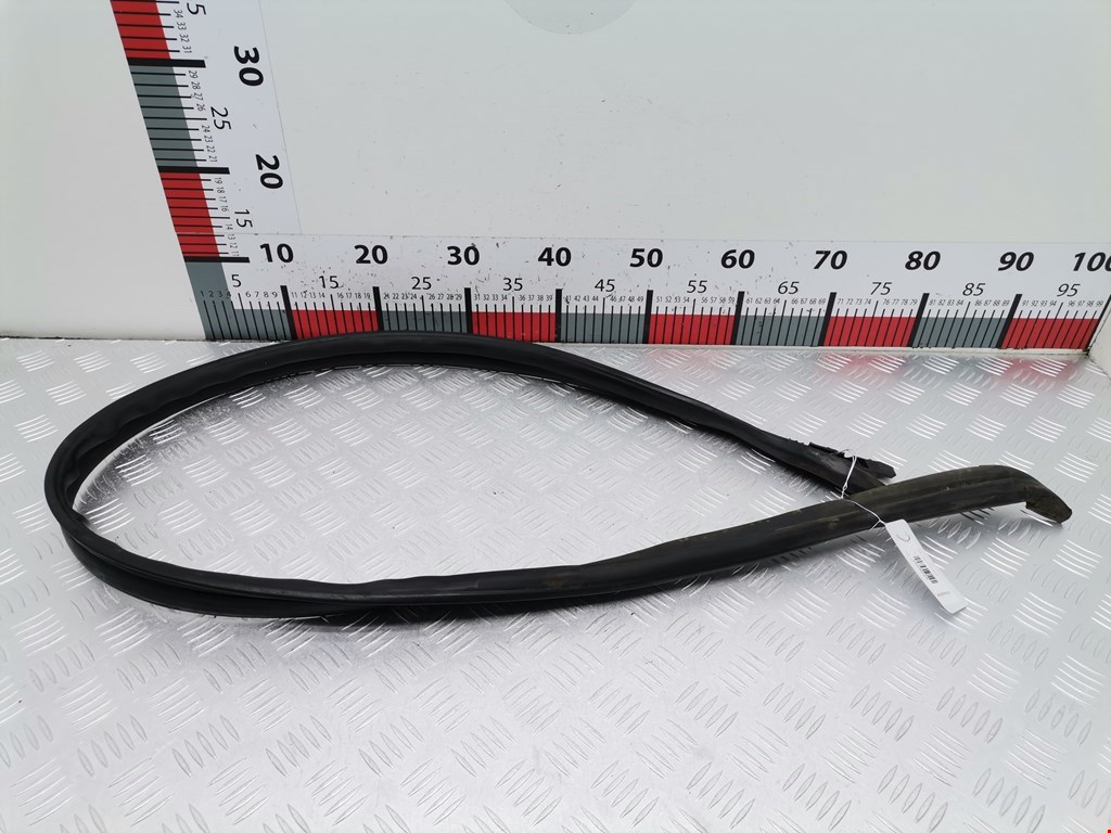 Уплотнитель (наружный) NISSAN Note E11 2005-2014