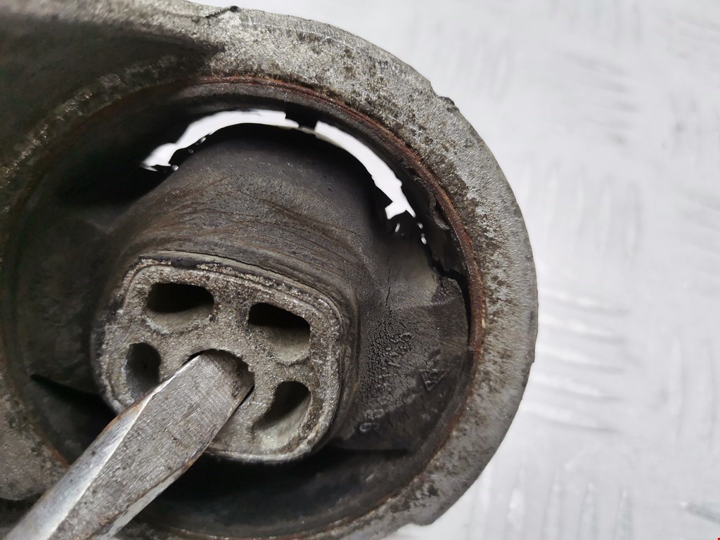 Кронштейн КПП PEUGEOT 206 1998-2012