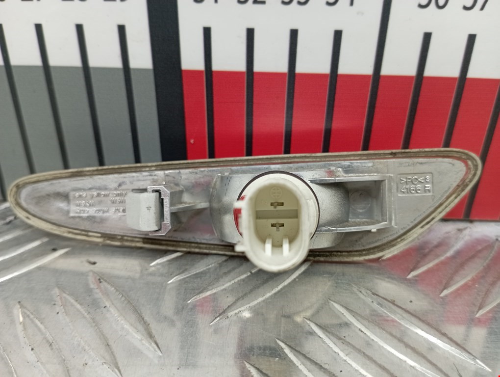 Повторитель указателя поворота правый BMW 3-Series (E46) (1998-2007)