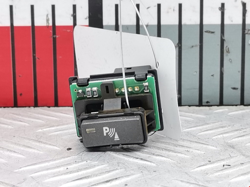 Кнопка парктроника BMW 7-Series (E65/E66) (2001-2008)