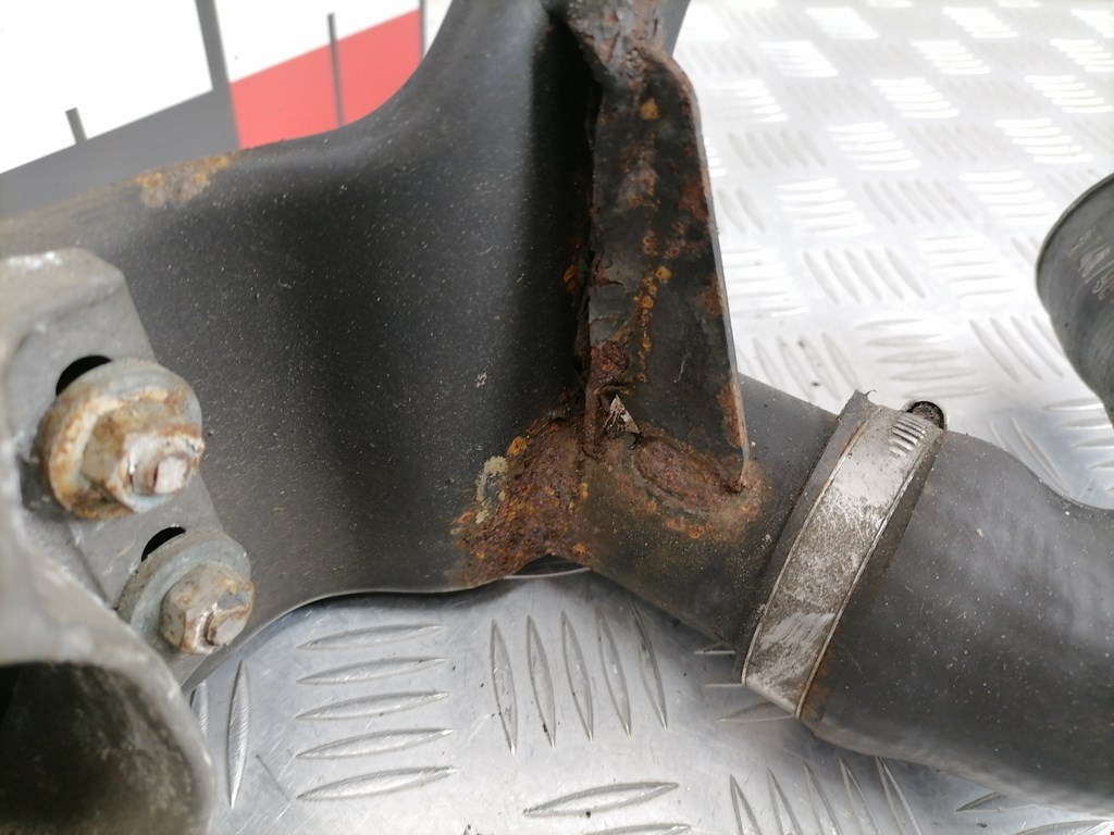 Патрубок интеркулера VOLKSWAGEN Passat B5 1997-2005