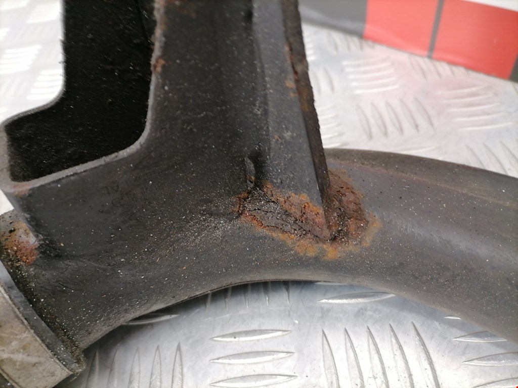 Патрубок интеркулера VOLKSWAGEN Passat B5 1997-2005