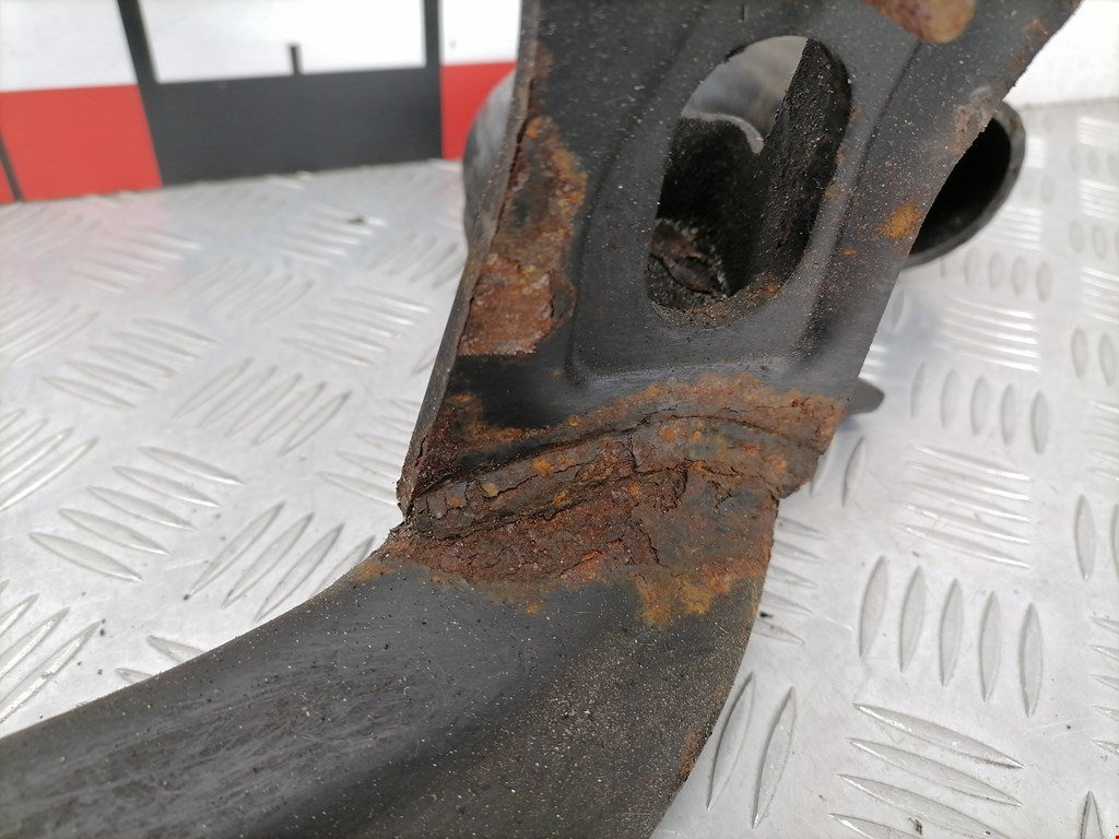 Патрубок интеркулера VOLKSWAGEN Passat B5 1997-2005