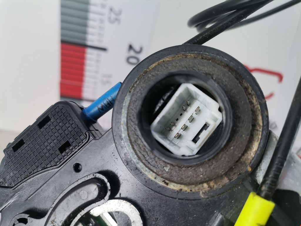 Замок двери задней правой TOYOTA Auris E150 2006-2012