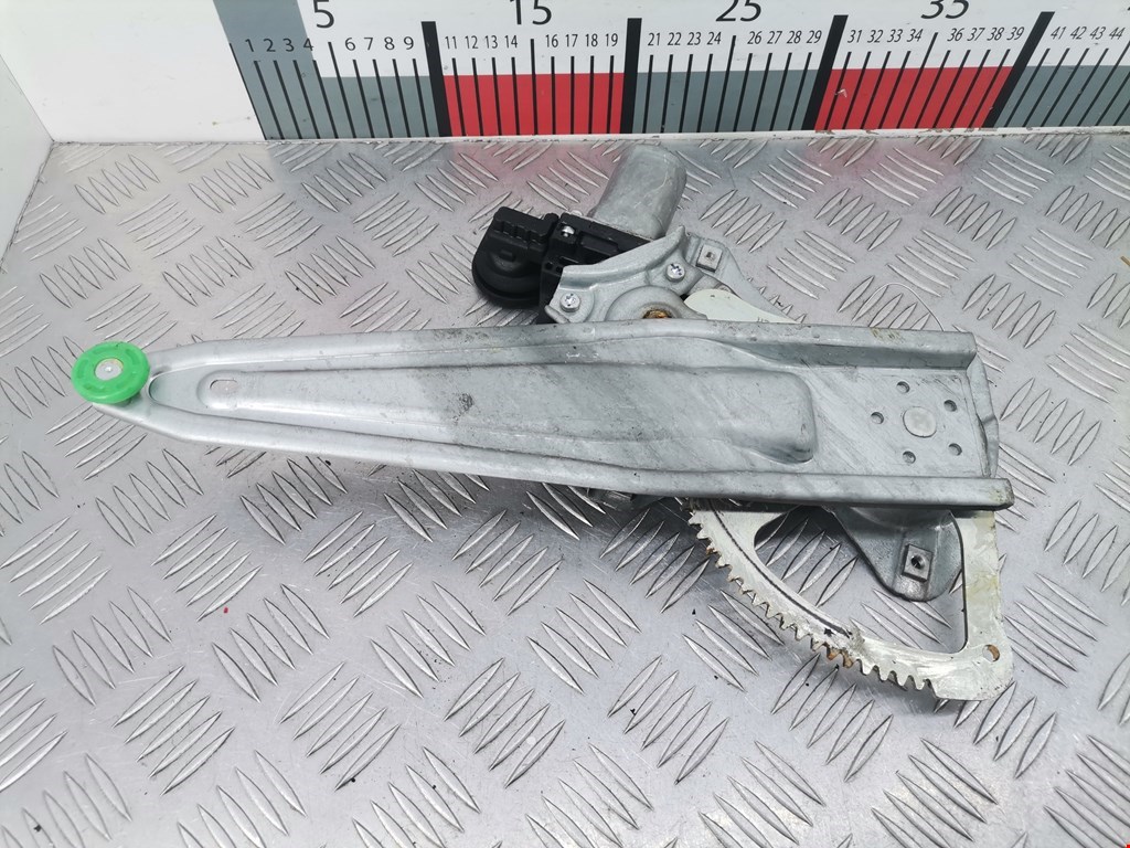 Стеклоподъемник задний правый TOYOTA Auris E150 2006-2012