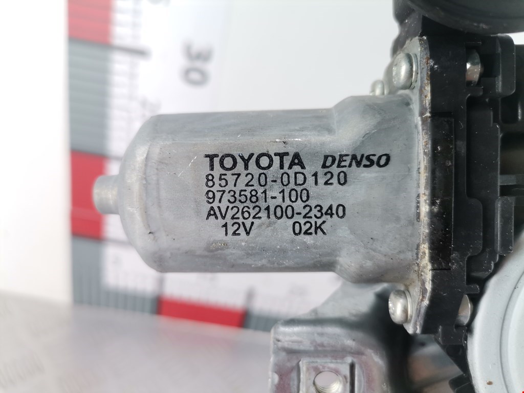 Стеклоподъемник задний правый TOYOTA Auris E150 2006-2012