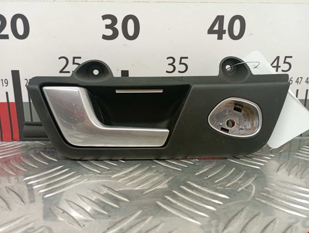 Ручка дверная задняя внутренняя левая AUDI A4 B6 2001-2005