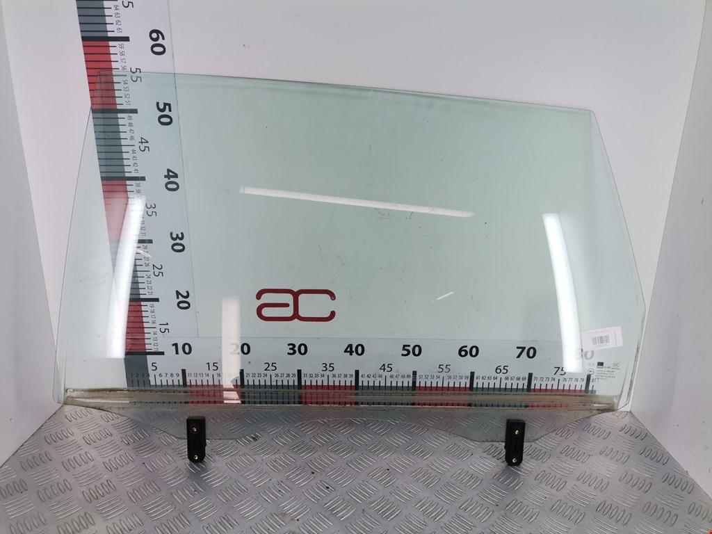 Стекло двери заднее левое KIA Carens 1999-2002