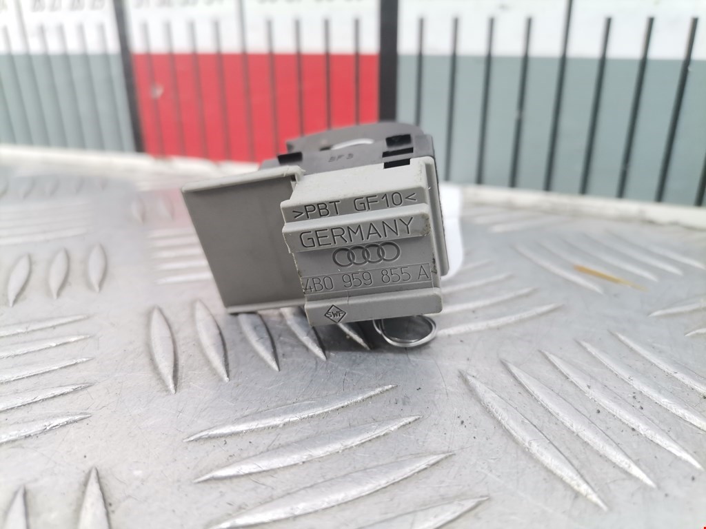 Кнопка стеклоподъемника AUDI A6 C5 1997-2004