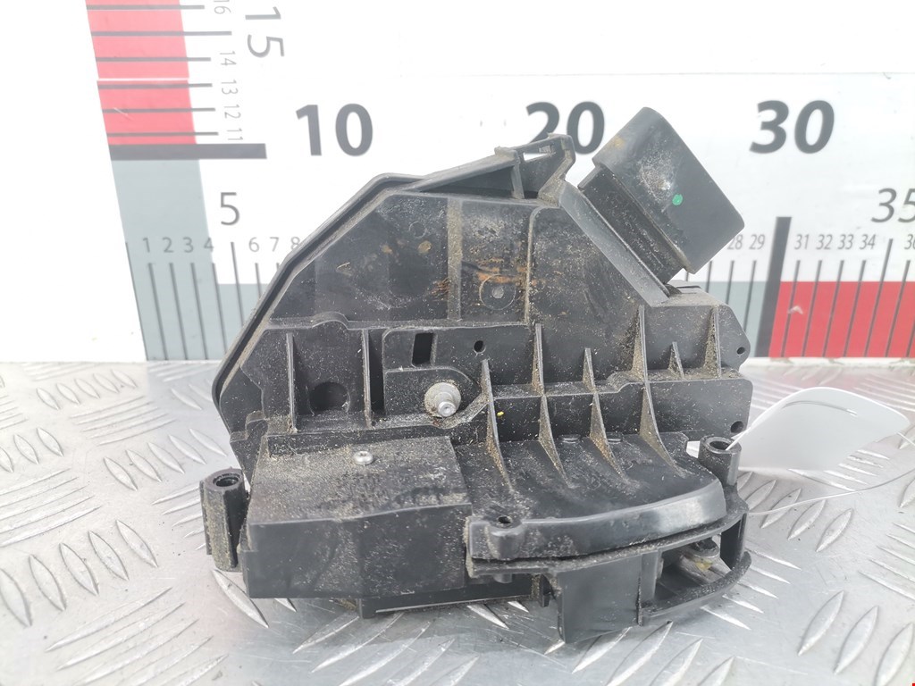 Замок двери задней правой FORD Fiesta 2008-2012