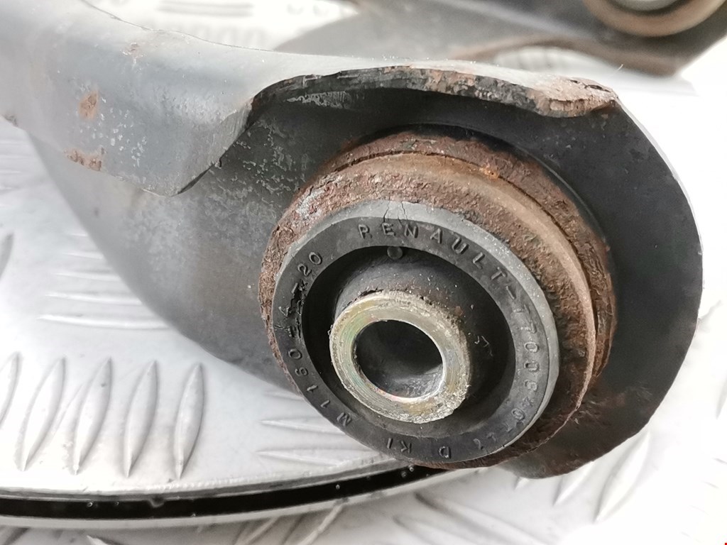 Рычаг передний левый RENAULT Megane I 1996-2002