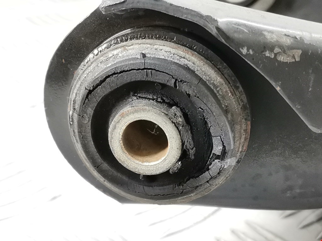 Рычаг передний правый RENAULT Megane I 1996-2002