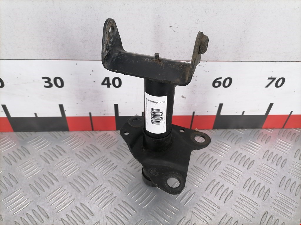 Отбойник бампера передний правый Volkswagen Passat 5 (1996-2000)