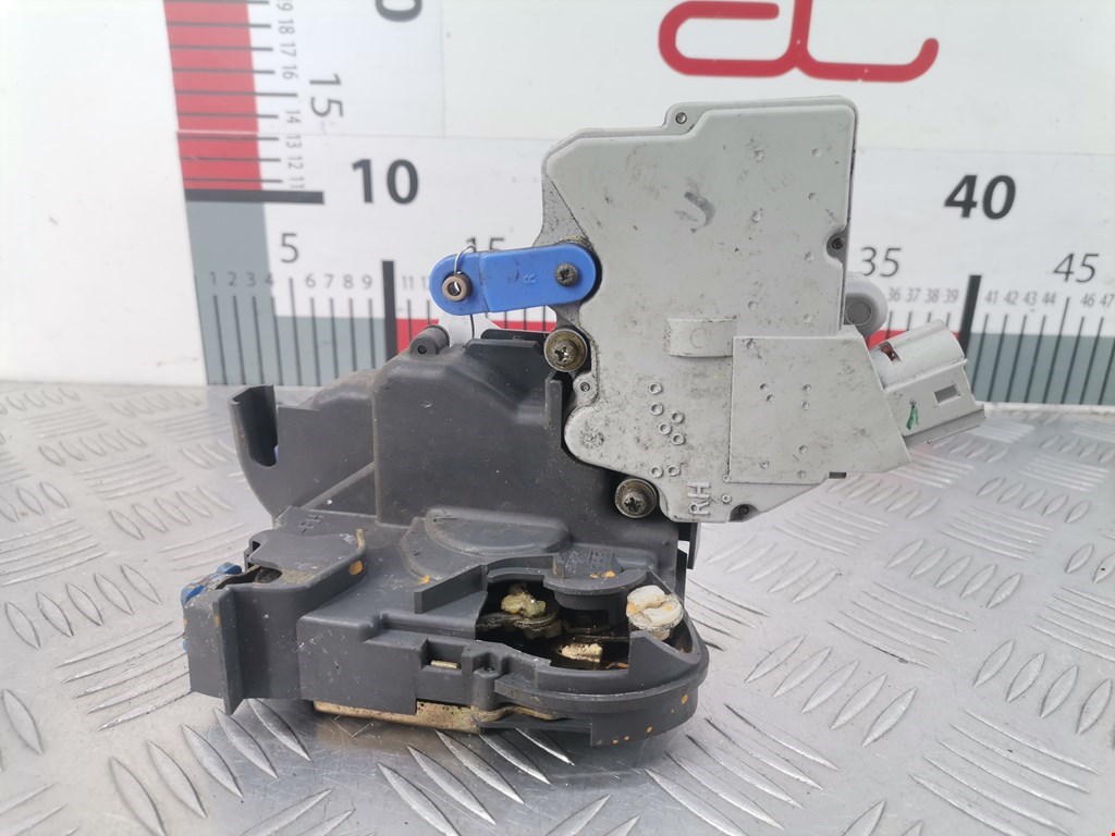 Замок двери передней правой NISSAN X-Trail T30 2000-2007