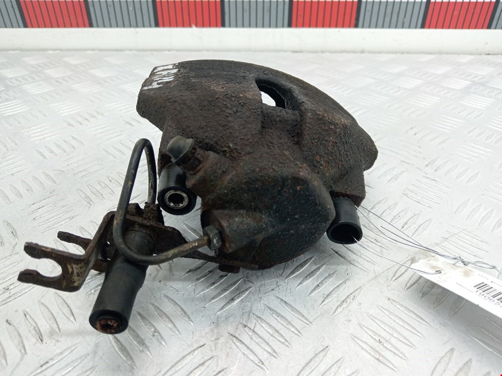 Суппорт передний правый VOLKSWAGEN Passat B5 1997-2005