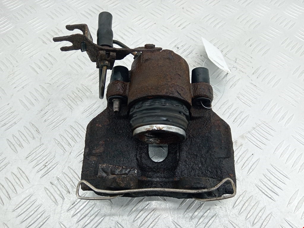 Суппорт передний правый VOLKSWAGEN Passat B5 1997-2005