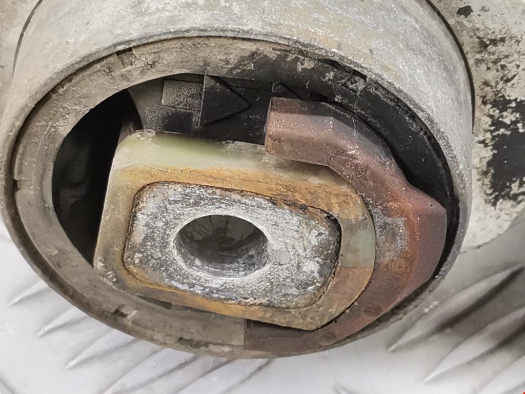 Рычаг передний правый AUDI A4 B5 1995-2001