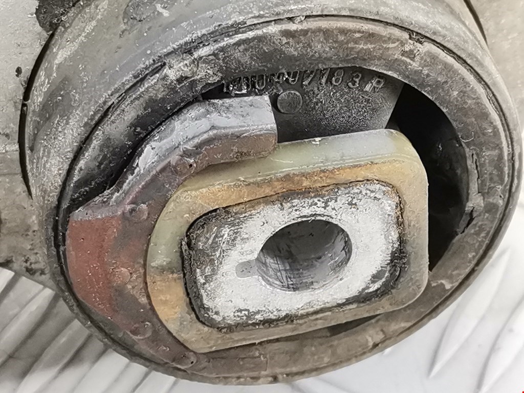 Рычаг передний правый AUDI A4 B5 1995-2001