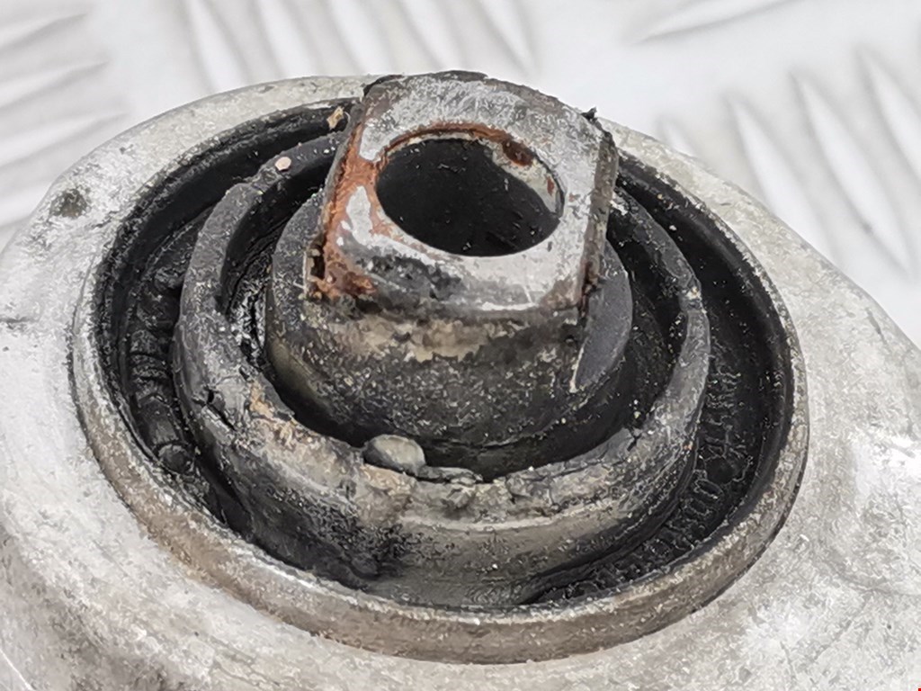 Рычаг передний правый AUDI A4 B5 1995-2001