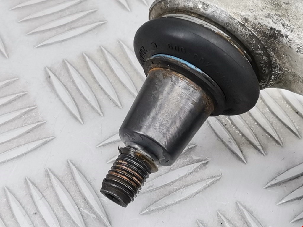 Рычаг передний правый AUDI A4 B5 1995-2001