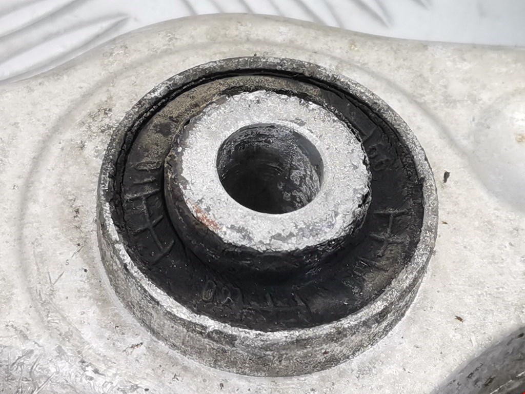 Рычаг передний правый AUDI A4 B5 1995-2001