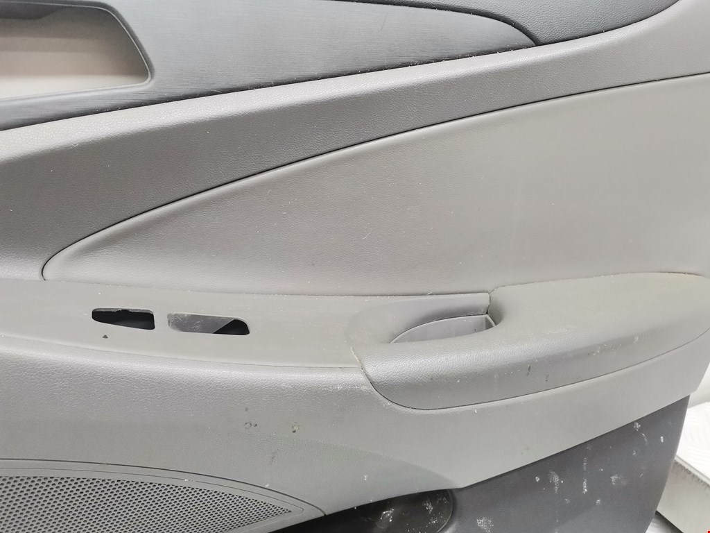 Обшивка двери передняя правая HYUNDAI Sonata VI YF 2009-2014