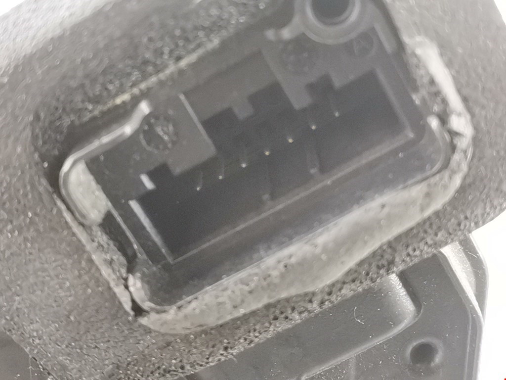 Замок двери передней правой SKODA Rapid 2012-2020