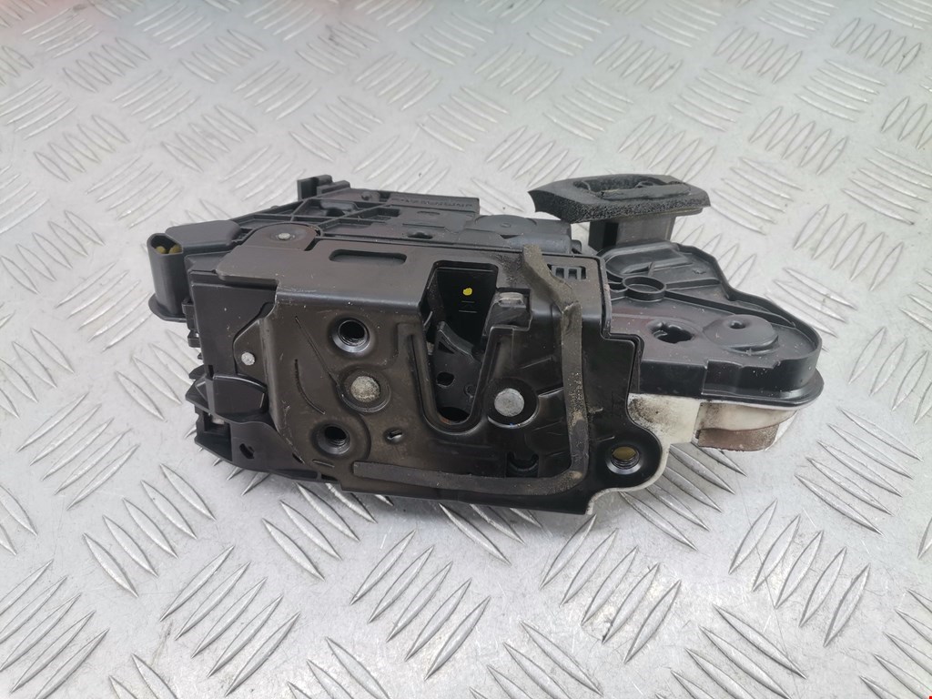 Замок двери передней правой SKODA Rapid 2012-2020