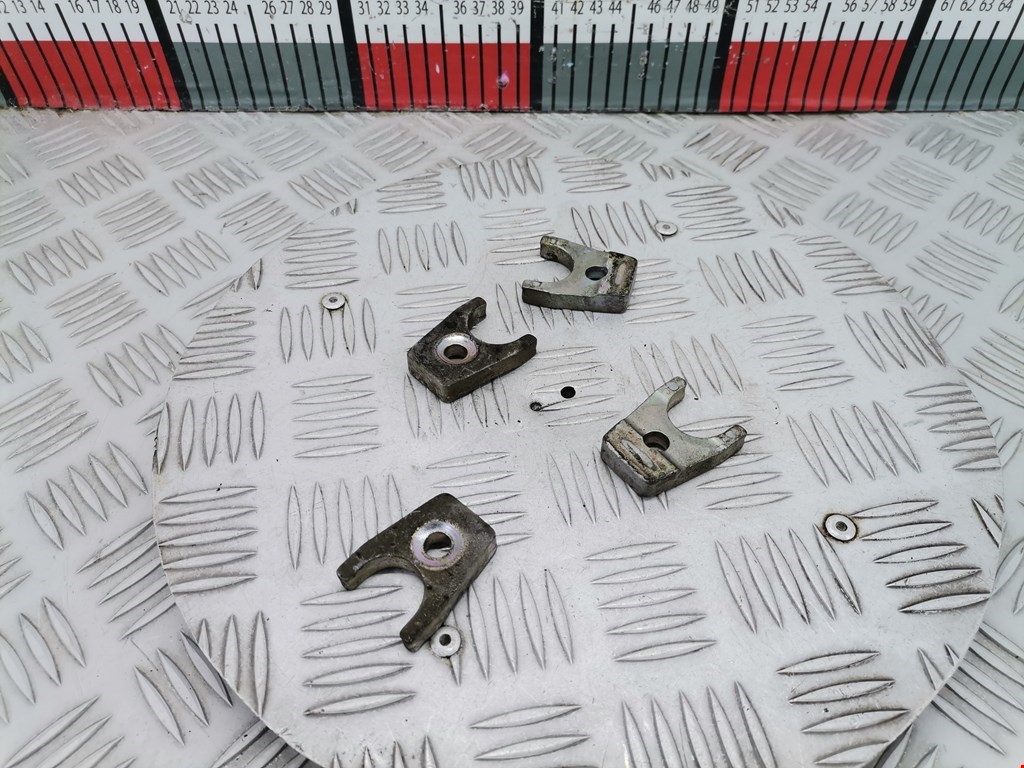 Кронштейн форсунки MITSUBISHI Carisma 1995-1999