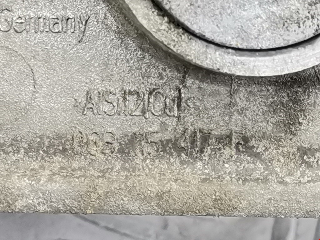 Корпус масляного фильтра AUDI A4 B6 2001-2005