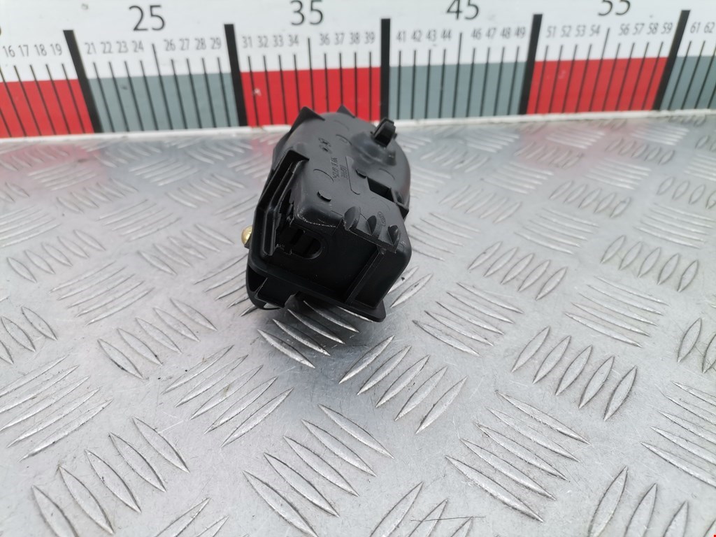 Ручка дверная задняя внутренняя левая FORD Focus I 1998-2005